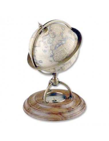 Globe terrestre avec boussole